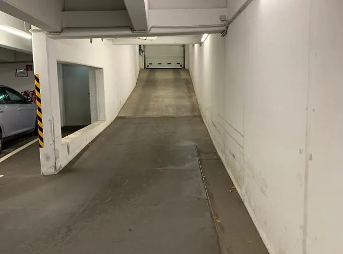 Zentrum Mit Tiefgarage ライプツィヒ